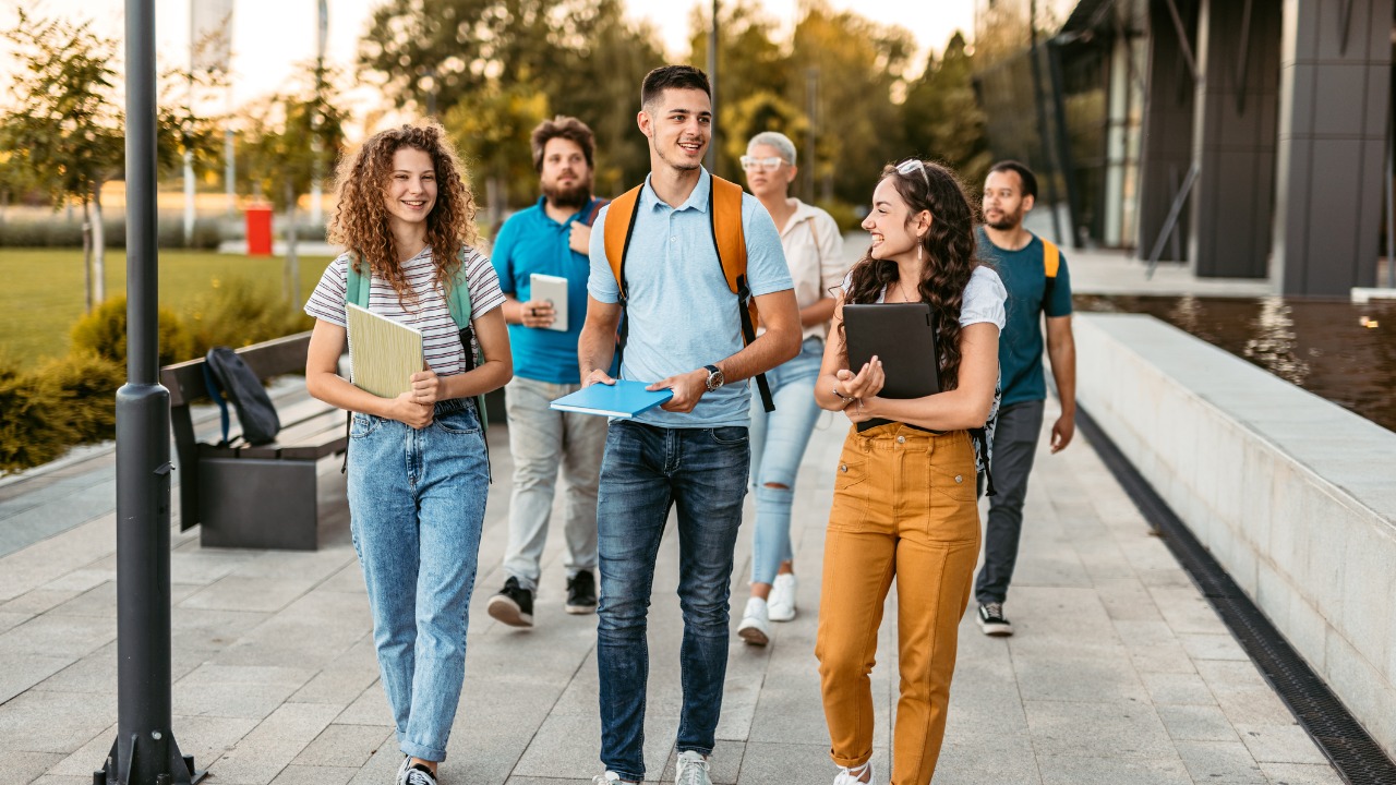 students-walking-on-the-university-campus.jpg_s=1024x1024&w=is&k=20&c=ik918MeRyoPMa_o16X8WfvoUcAB-C2hhL-joSRIiW6Y=